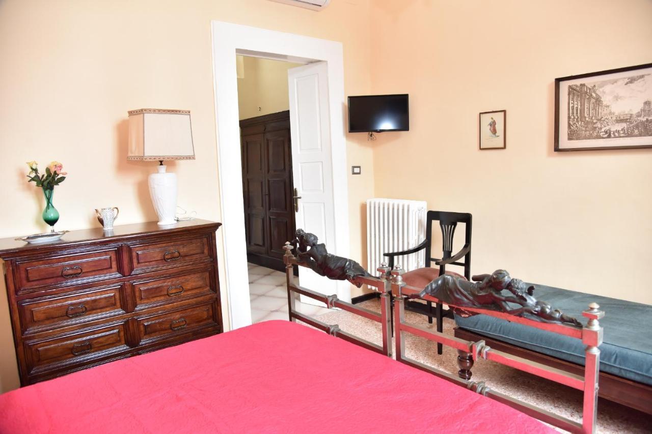 Rosaria Suite & Rooms Lecce Exterior foto